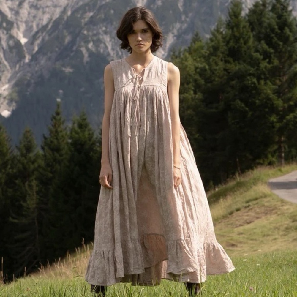 Daughters of India dress in embroidered flower mushroom